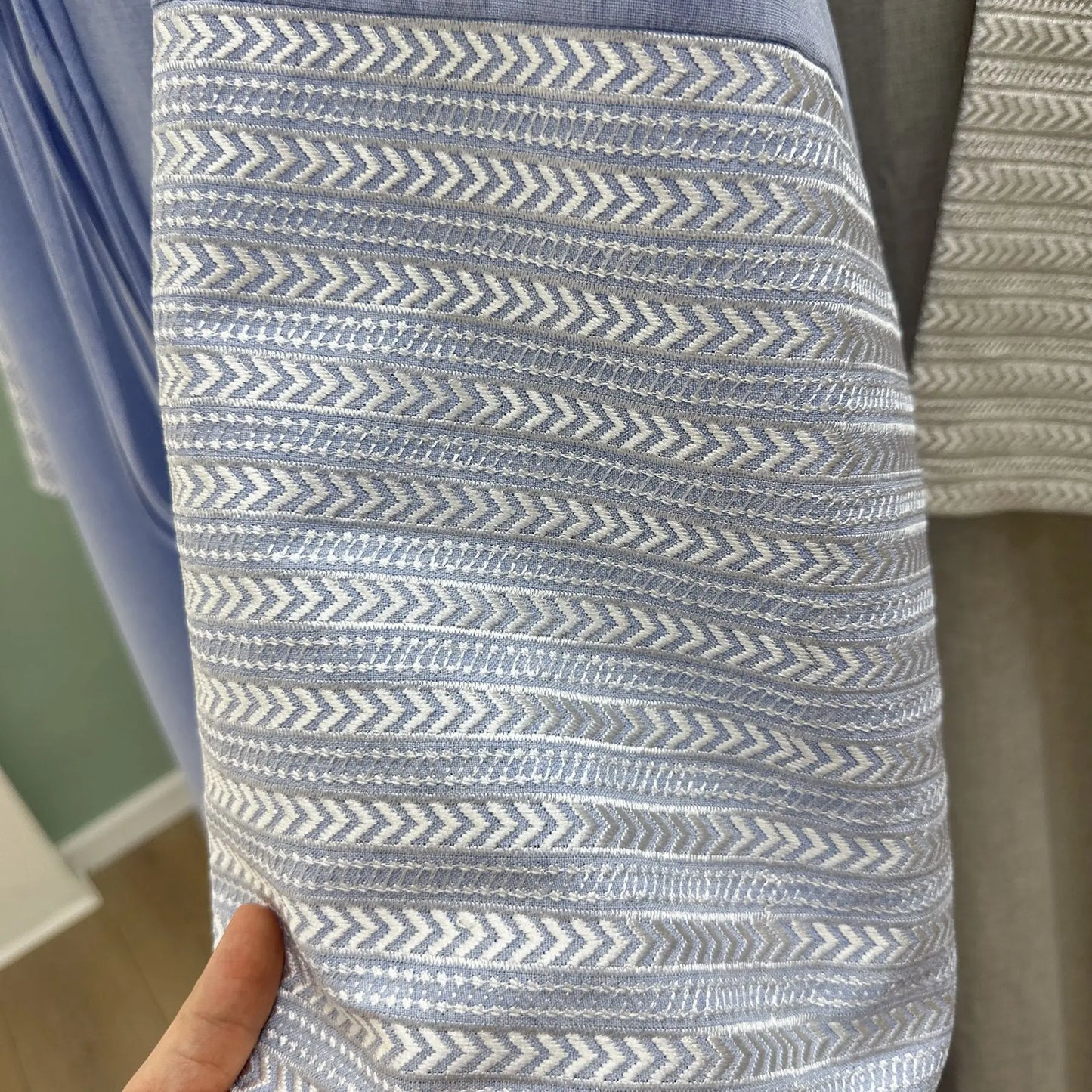 Elegant Thick Embroidered Abaya