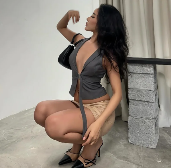 Valencia Buckle Vest